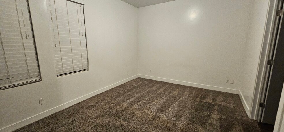 Building Photo - 875 S Depot St