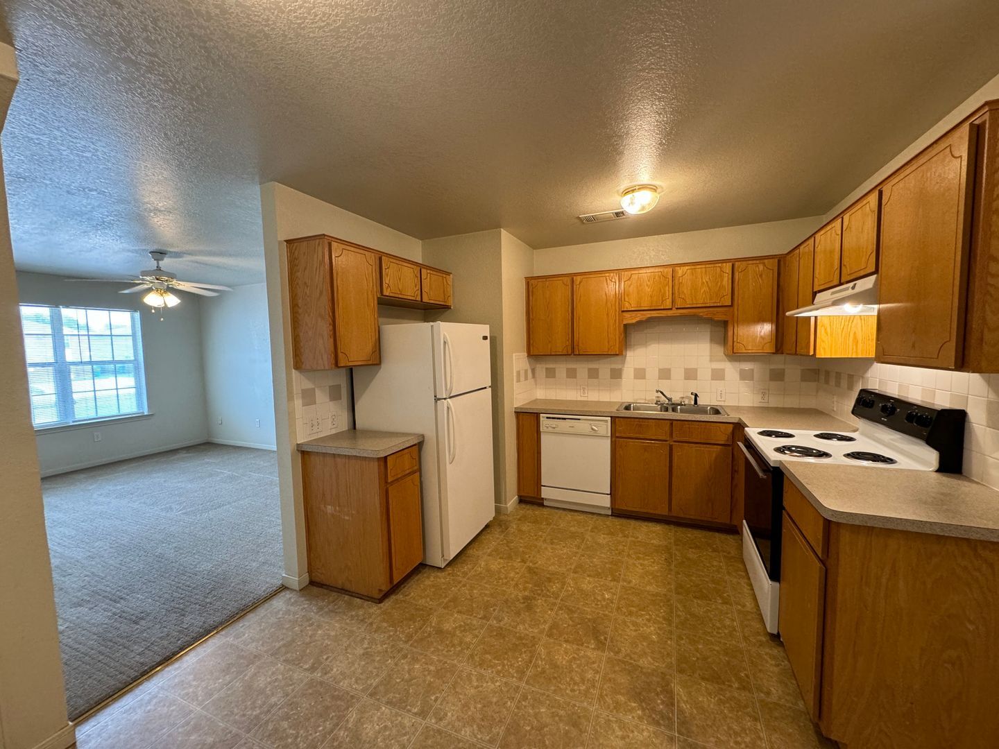 Building Photo - 404 Brittney Way