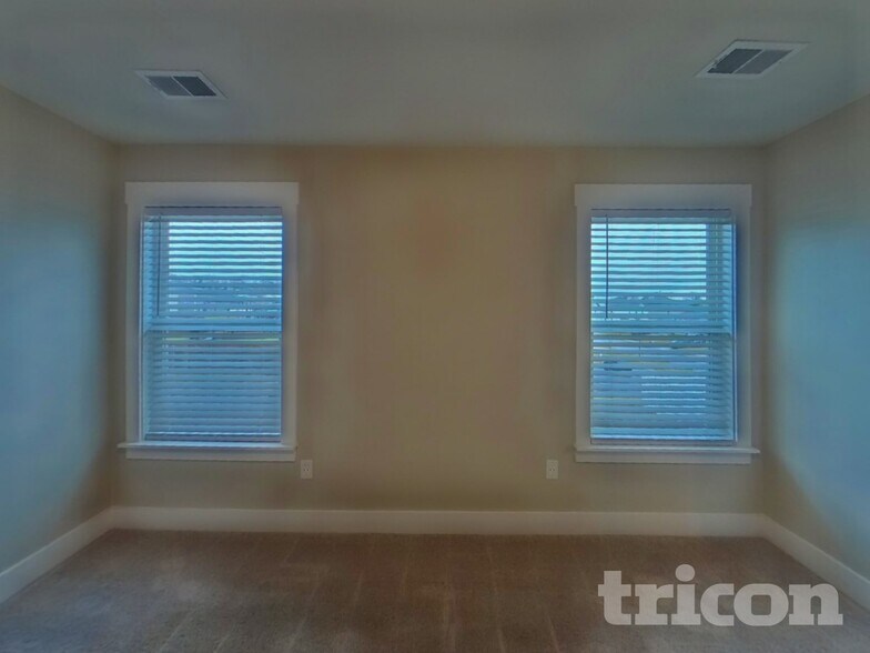 Building Photo - 202 Garrison Grove Dr