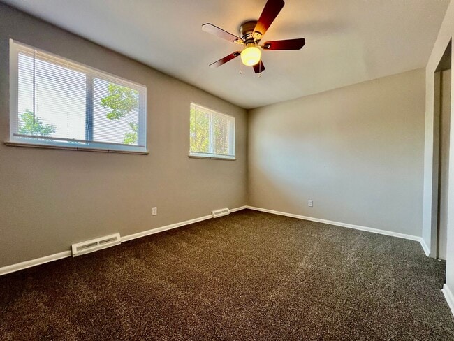 Building Photo - 7135 S Birch Way