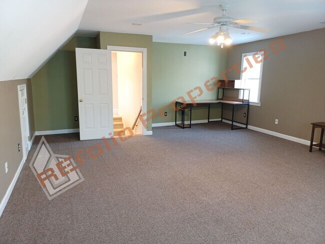 Building Photo - Beautiful 3 Bedroom Home w/a Bonus Room + Semi-furnished Basement in a 1 acre lot @ Hideaway Esta...