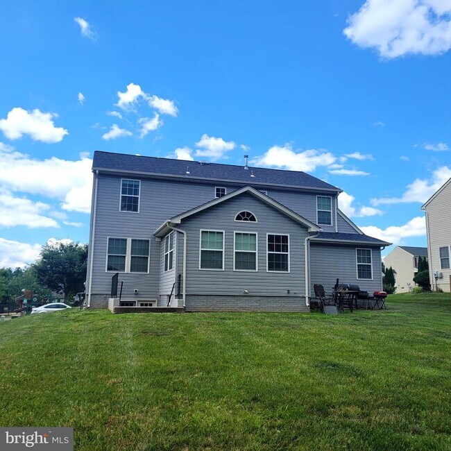 Building Photo - 3325 Anne De Bourgh Dr
