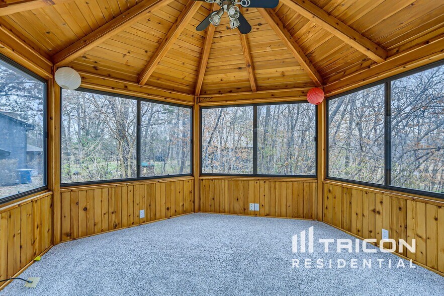 Building Photo - 2805 Saddlebrooke Cir