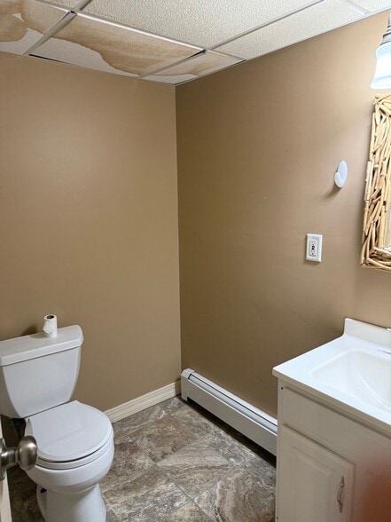 Building Photo - 2224 Pond Rd