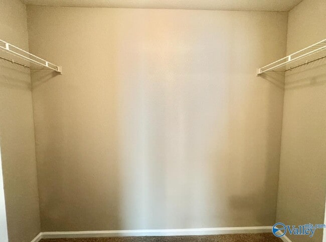 Building Photo - 142 Vancouver Rd