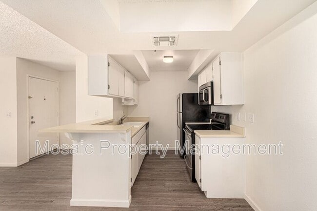 Building Photo - 4444 E Paradise Village Pkwy N