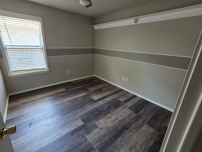 Building Photo - 829 Satellite View