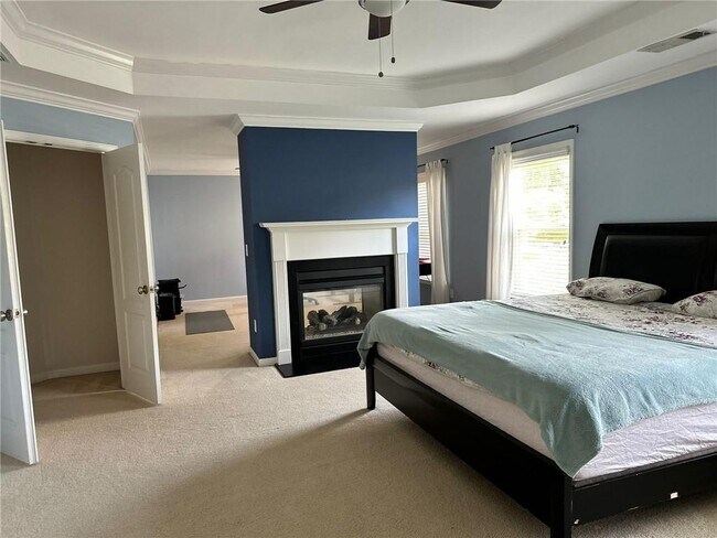 Building Photo - 5860 White Creek Run