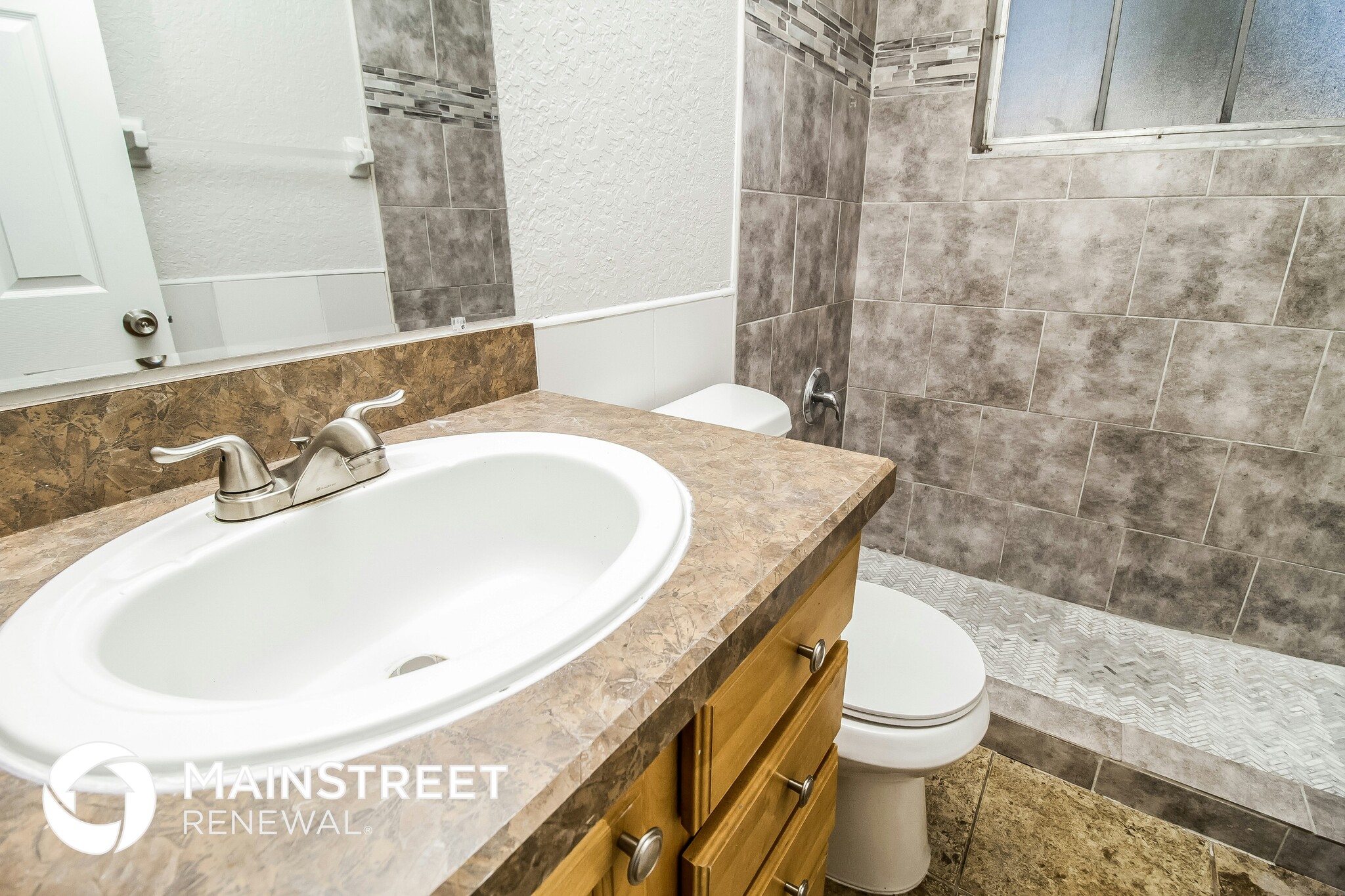 Building Photo - 421 Kee St