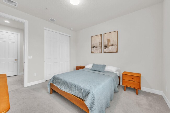 Building Photo - 1080 Community Dr