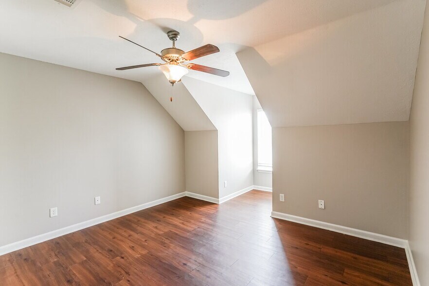 Building Photo - 143 Howard Woody Dr