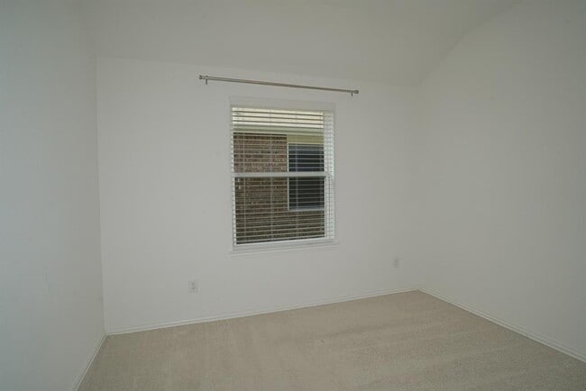 Building Photo - 16114 Sommerall Creek Ln