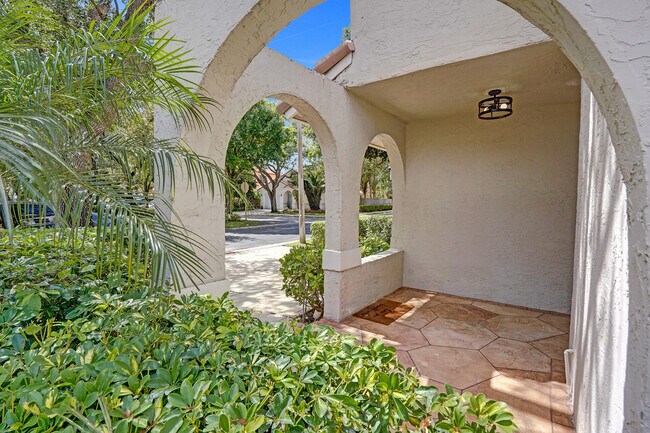 Building Photo - 9821 NW 5th Pl