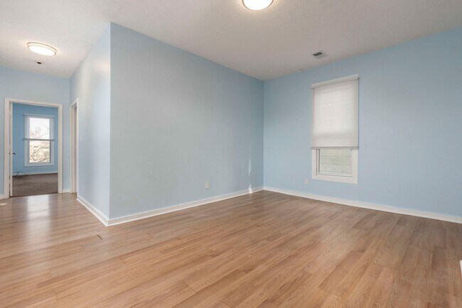 Building Photo - 522 Zane St