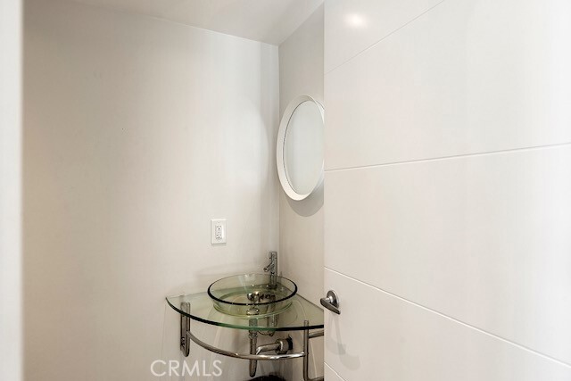 Building Photo - 30872 Marilyn Dr