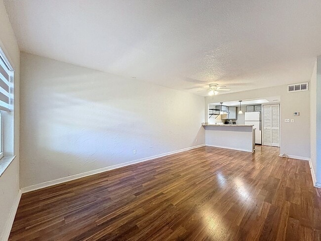 Building Photo - 8302 Bardmoor Blvd