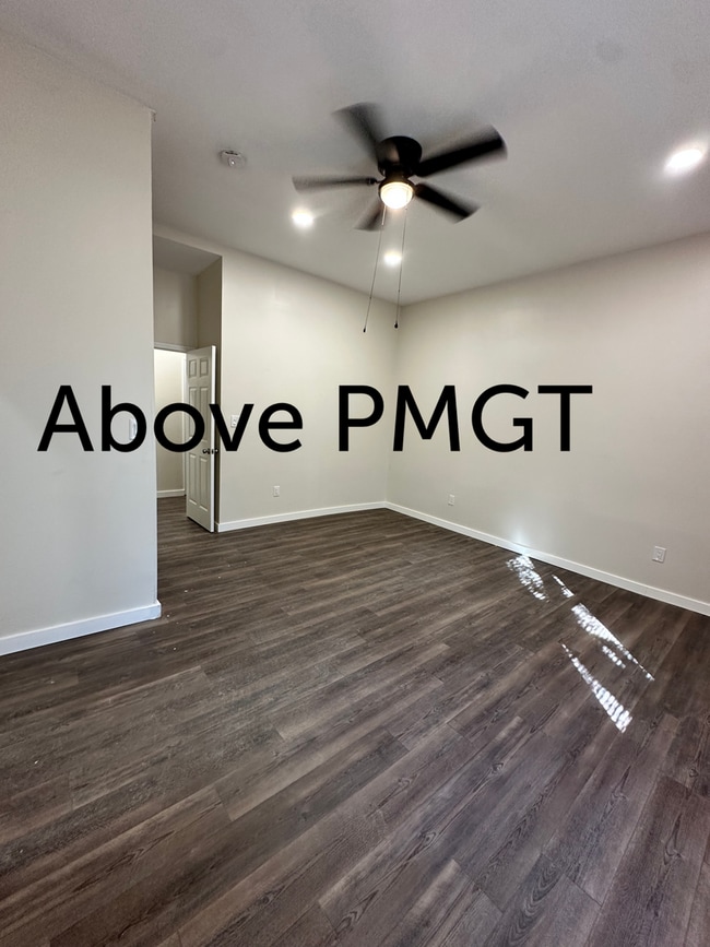 Building Photo - New remodeled 4 bedroom & 4 Bathroom Single Family home can also qualify as a student home.