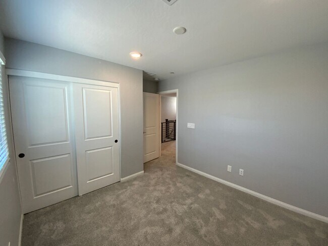 Building Photo - Townhouse in Summerlin North