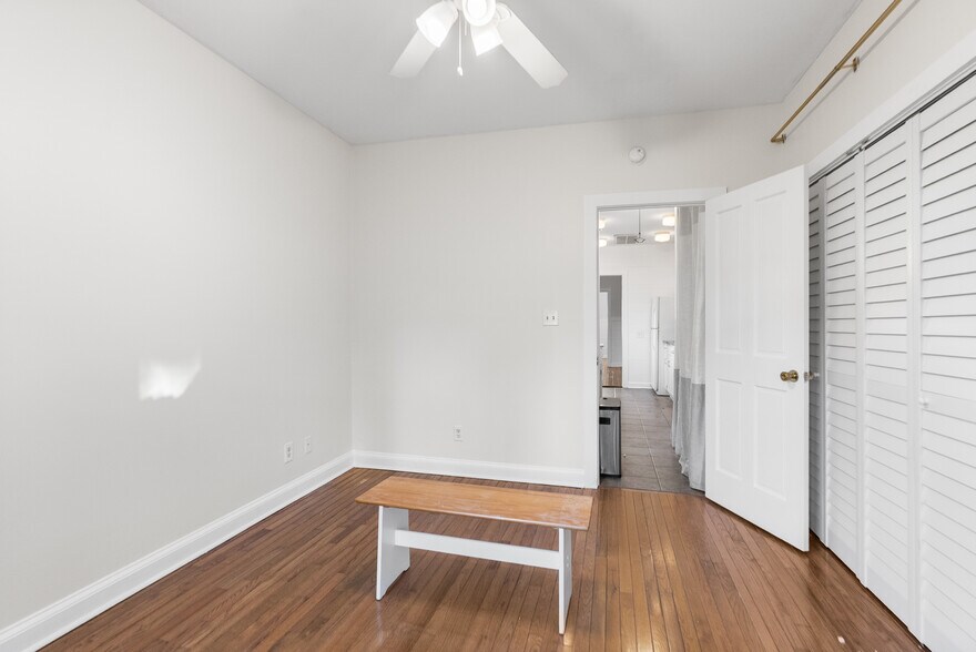 Building Photo - 609 Mercer St