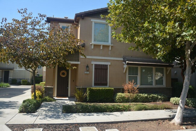 Building Photo - 321 MacArthur Way