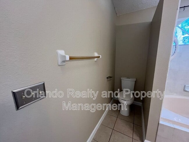 Building Photo - 2644 Lancaster Ct