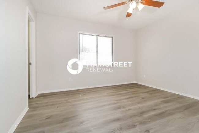 Building Photo - 4 Bedroom Pet-Friendly Home in PHOENIX, AZ...