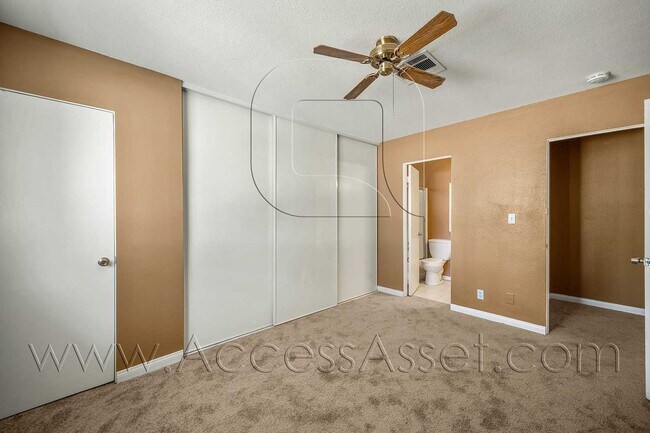 Building Photo - 52585 Avenida Velasco