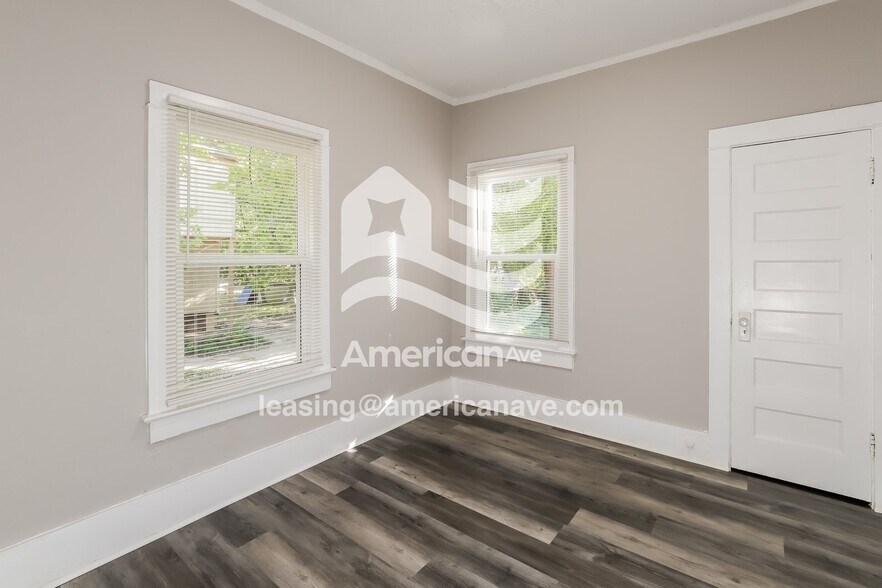 Building Photo - 2933 Park Ave