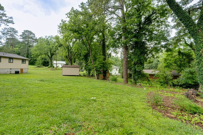 Building Photo - Charming 3-Bedroom Home in East Chattanooga
