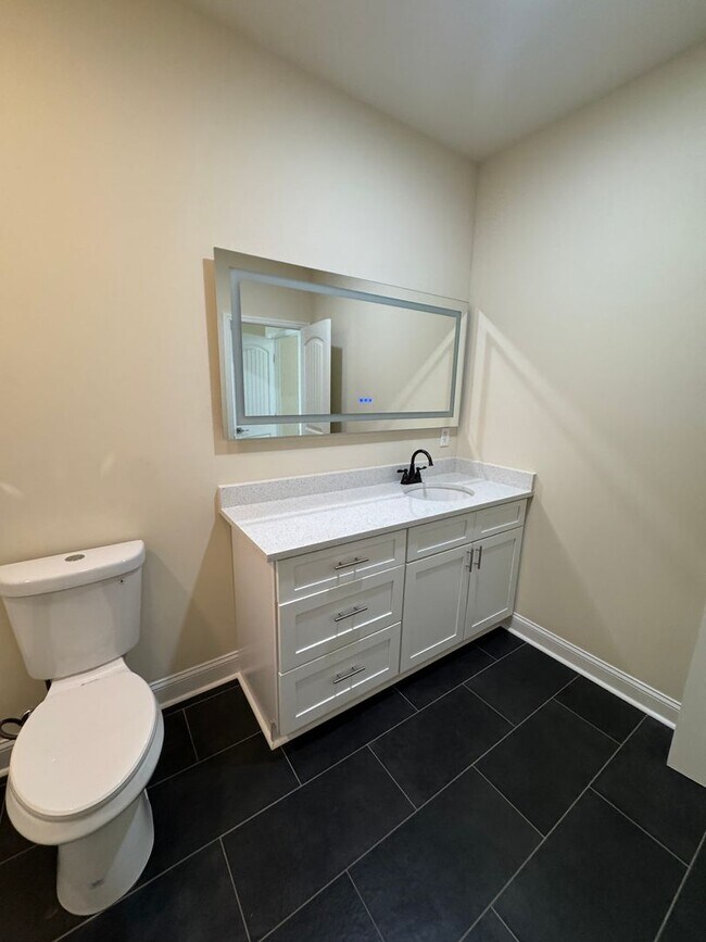 Building Photo - New 3 bed, 3.5 bath home across the Street from Meharry.  Modern upgraded kitchen and bathrooms. ...