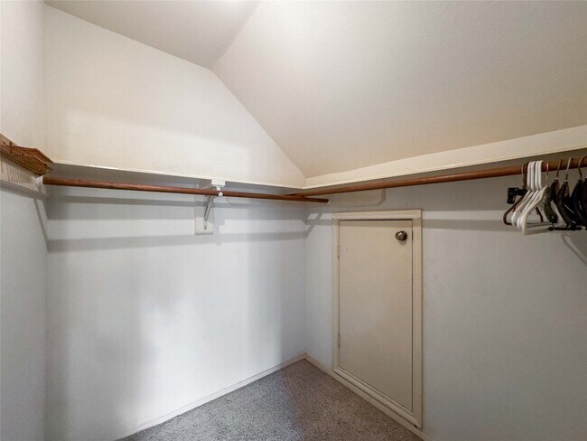 Building Photo - 2903 Auburn Dr