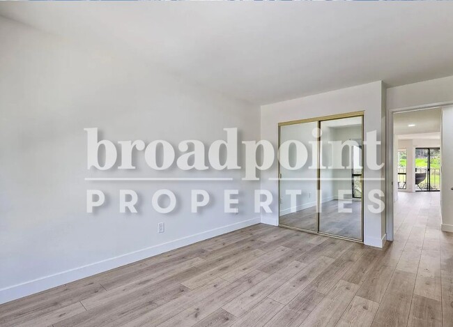 Building Photo - 2507 Navarra Dr