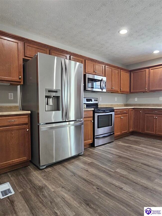 Building Photo - 118 Twin Lakes Dr