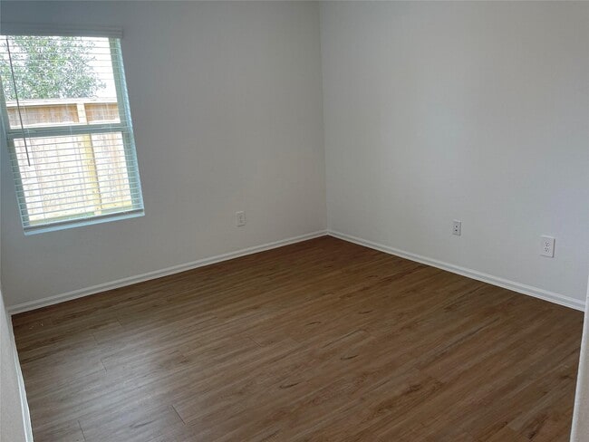 Building Photo - 440 Jewett Meadow Dr