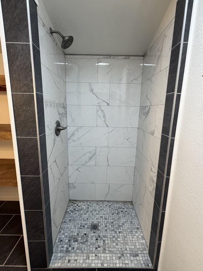 Building Photo - 29639 Greenhill Dr