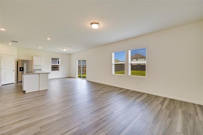 Building Photo - 268 Wren Ln