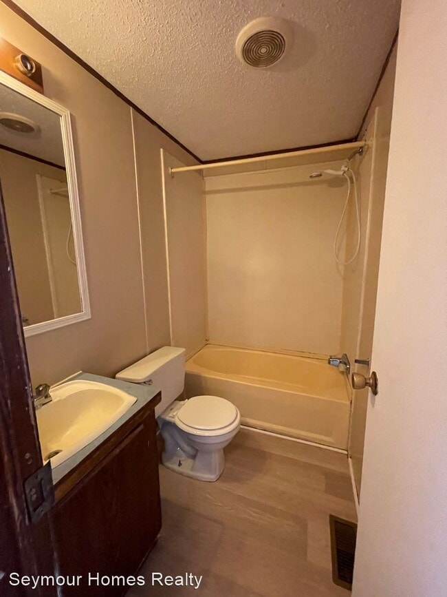 Building Photo - 3 br, 2 bath House - 104 Clawson Drive