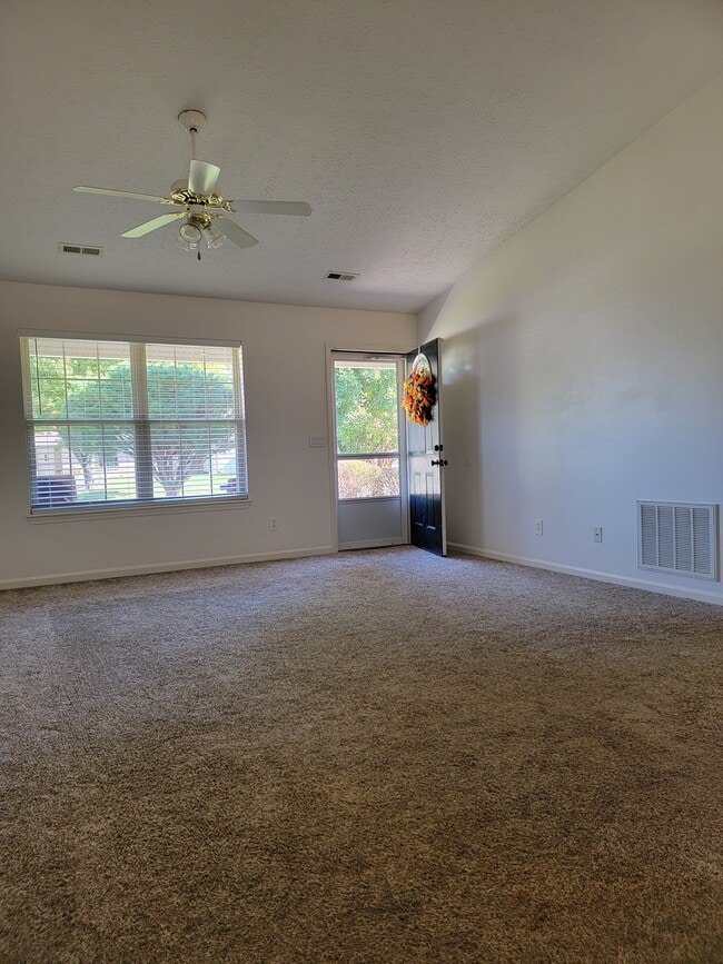 Building Photo - 1216 Pebble Creek Dr