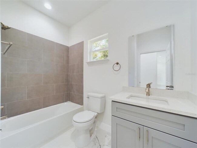Building Photo - 2627 SW 154th Place Rd