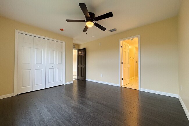 Building Photo - Elegant Newly Remodeled 3-Bedroom Home in ...