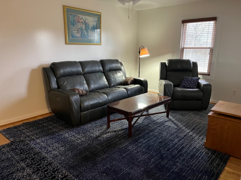 Building Photo - 2910 Hartwell Hwy