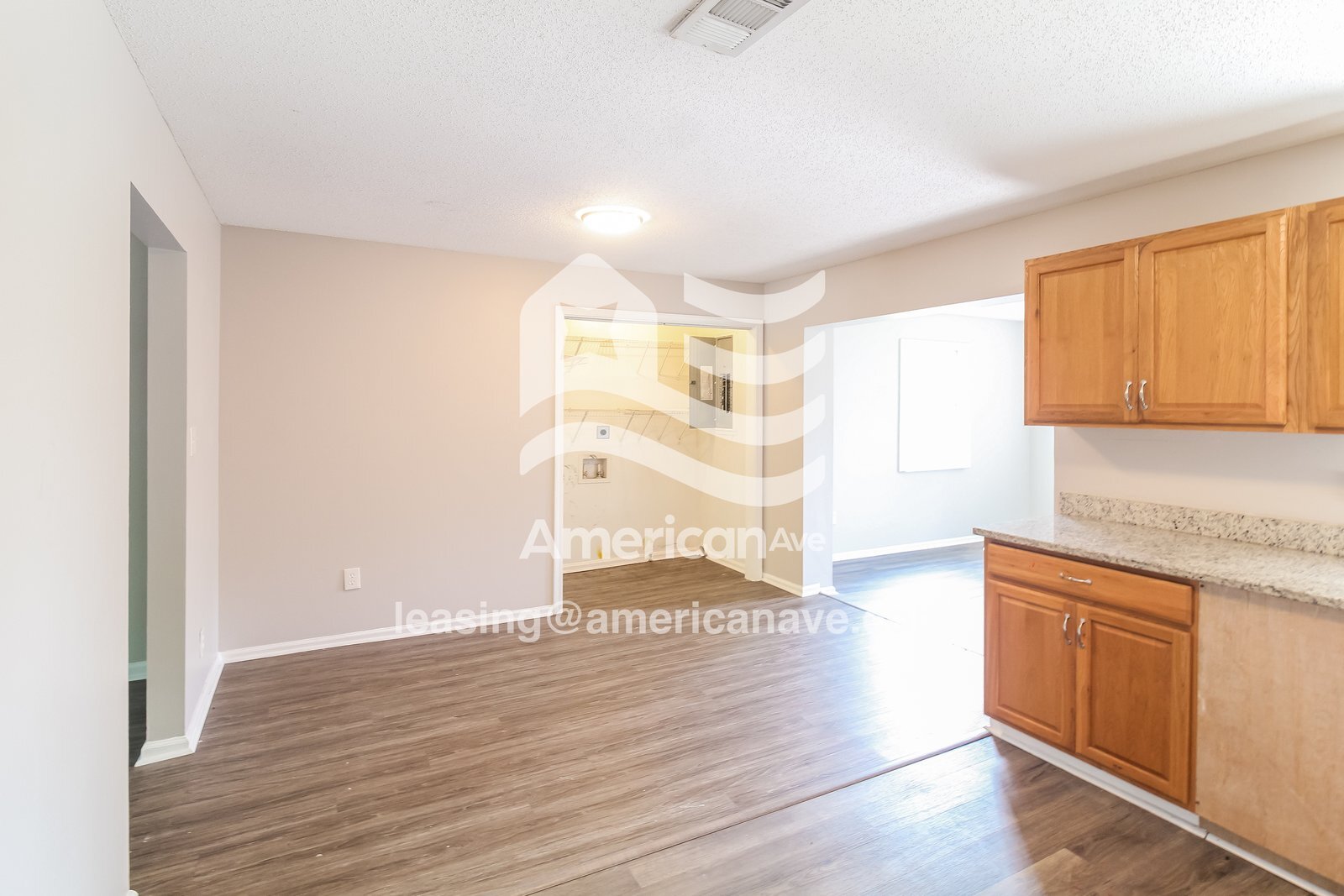 Building Photo - 425 Petunia Ave