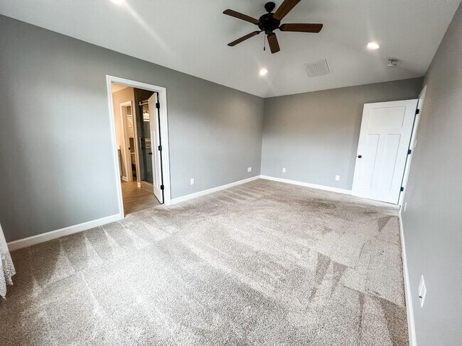 Building Photo - Single-Family Home in Hopkinsville with Fe...