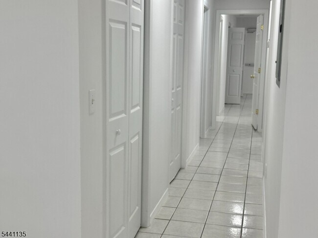 Building Photo - 621 Elizabeth Ave