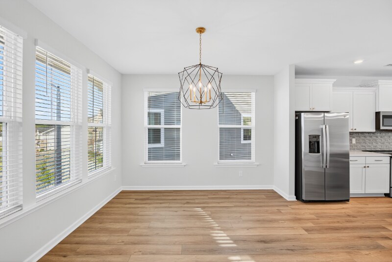 Building Photo - 335 Chesapeake Cmns St