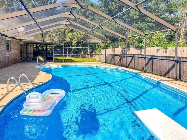 Building Photo - 412 Bay Oaks Dr