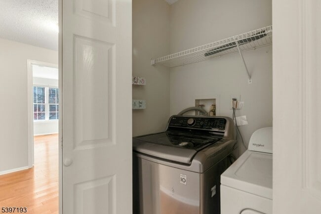 Building Photo - 17 Wildflower Ln