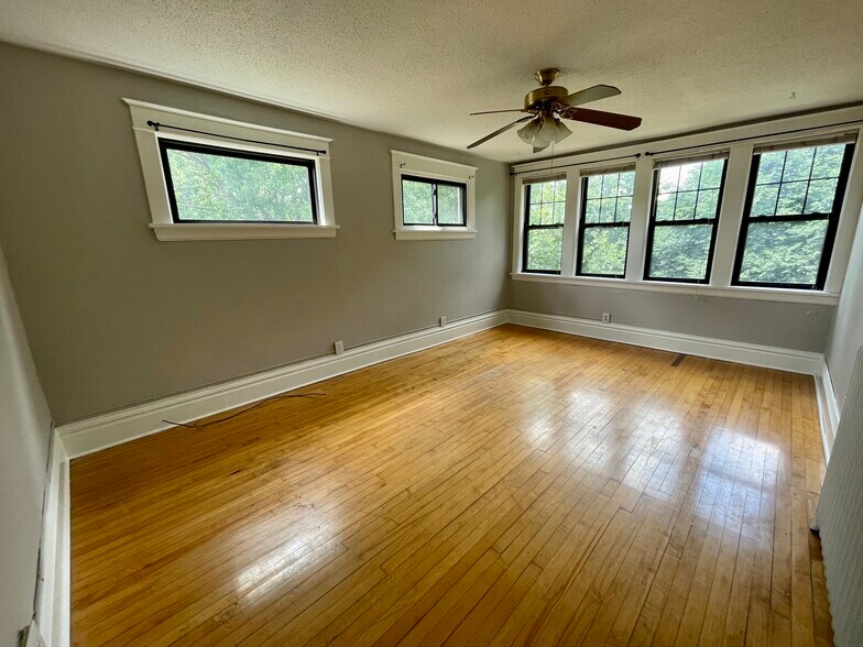 Building Photo - 1528 Iglehart AVe