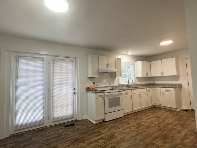 Building Photo - 2614 Dumfries Dr