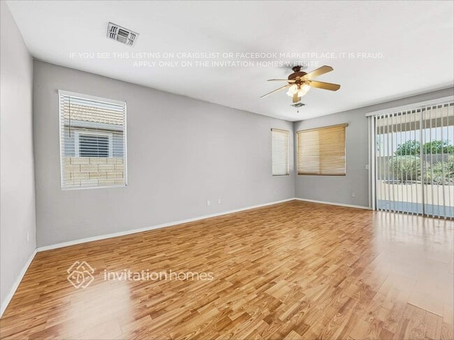 Building Photo - 3213 S 103rd Dr